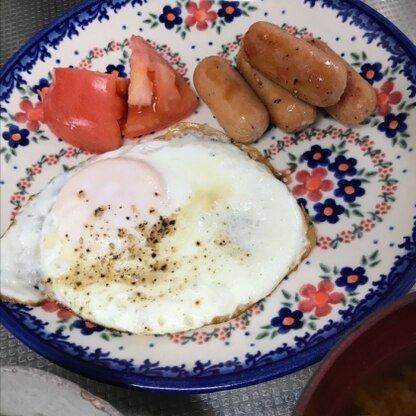 朝食プレート美味しくいただきました✨
おすすめのトマトも添えてみました(*´꒳`*)